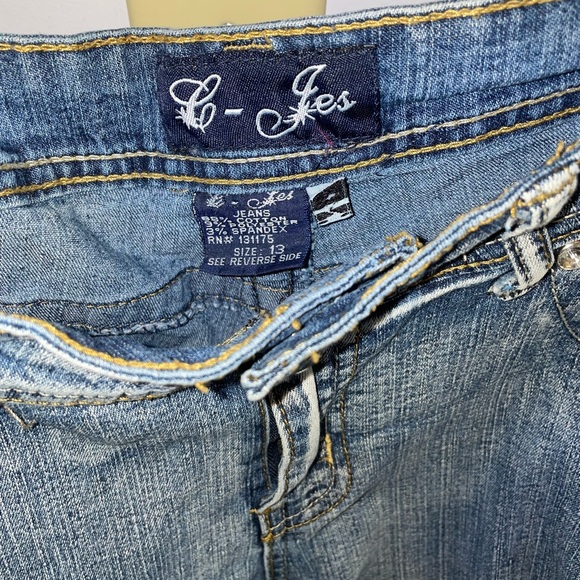 Designer Jeans with Detailed Rear - Picture 3 of 4